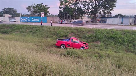 Dos lesionados tras accidente en la carretera Cárdenas Coatzacoalcos