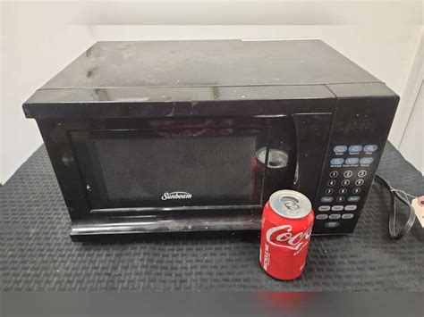 Sunbeam Microwave Powers On Model Sgs90701b Northern Kentucky Auction Llc