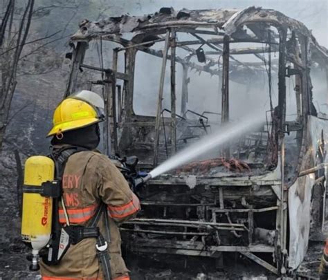 Autobús que transportaba a migrantes venezolanos se incendia en Copán