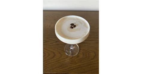 Oleato Golden Foam Espresso Martini Recipe | Starbucks Oleato Coffee ...