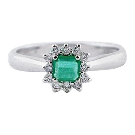 Diamonds Emerald 18 Karat White Gold Engagement Ring For Sale At