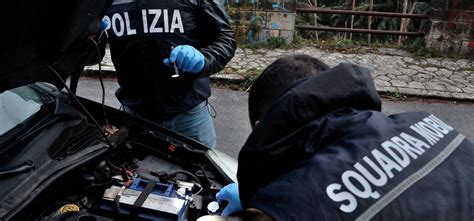 Auto Rubate E Cannibalizzate Nelle Campagne Di Bitonto Fermati