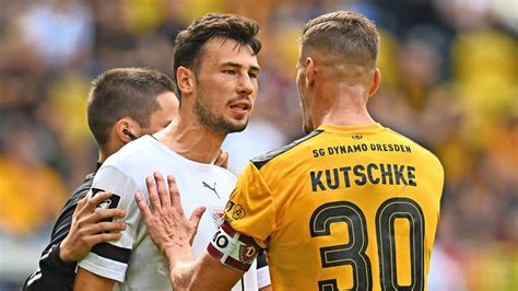 Dynamo Dresden Sieg gegen Ingolstadt mit Clinch der Kapitäne