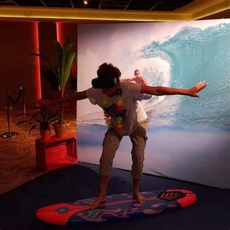 Vr Surf Simulator Huren Vr Verhuur Voor Op Events Beurzen