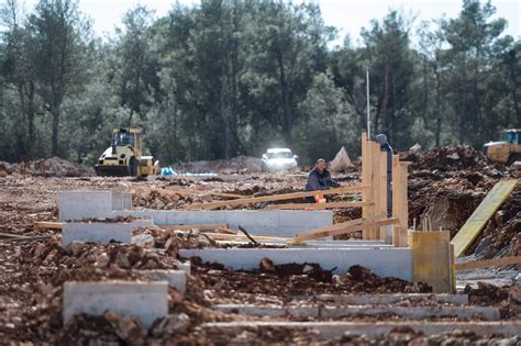 Zadarski Napreduju Radovi Na Novom Groblju U Crnom A Prodavat E Se