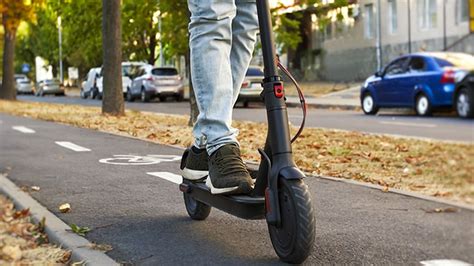 Stanbul Da Elektrikli Scooterlara H Z S N R D Zenlemesi H Z Limiti