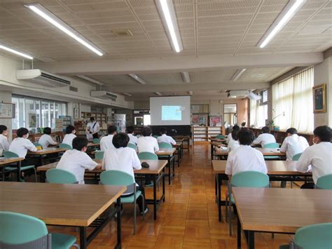 【公式】愛知県立小牧南高等学校 3年生「総合的な探究の時間」大学授業体験