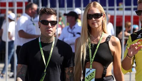 Fedez Parla Di Chiara Ferragni E Annuncia Una Pausa Dai Social Dopo L