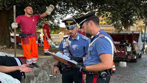 Roma Servizio Antidegrado A Piazzale Ostiense In Campo Carabinieri E