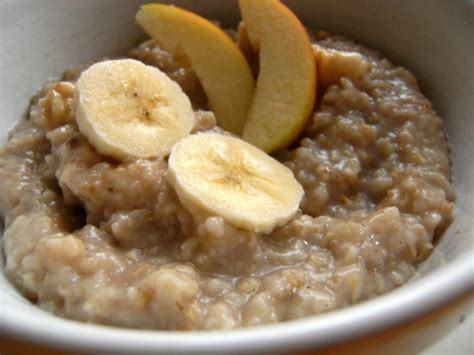 Delicioso mingau de aveia maçã e banana pra fazer em minutinhos