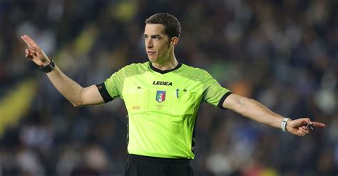 Arbitri Rocchi Ferma Ayroldi Dopo Il Rigore Di Inter Genoa