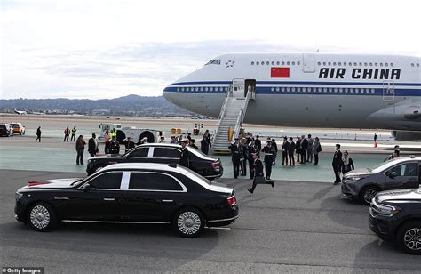 Chinas Xi Jinping Rolls Inside Bulletproof 18ft Hongqi Sedan Daily