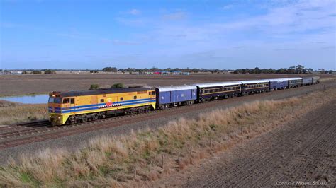 Alarc Locomotive The Murraylander With Passenger Carriage