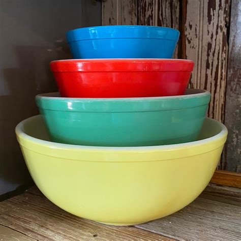 Pyrex Primary Colors Nested Classic Mixing Bowl Set Circa 1940 Etsy