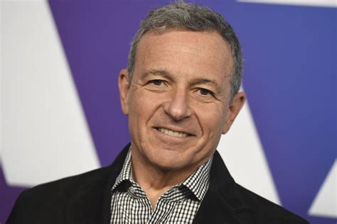 Disney Ceo Bob Iger Talks Star Wars Galaxy S Edge Low Attendance