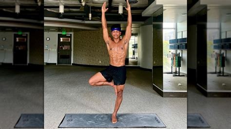 9 Workout Photos From The Stars Of General Hospital That Make Us Sweat