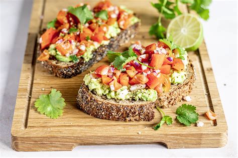 Avocado Toast Met Salsa Recept De Kokende Zussen