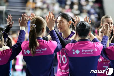 김연경 효과 흥국생명 홈경기 만원 관중삼산체육관 이전 후 첫 매진 네이트 스포츠