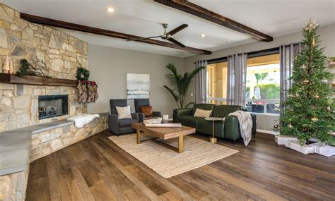 A Desert Christmas: Home Décor to Create a Sunny Winter Wonderland