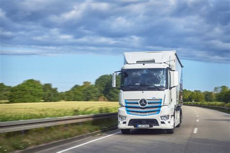 Daimler Trucks Le Groupe E Mobility Lance Un écosystème Complet En Vue