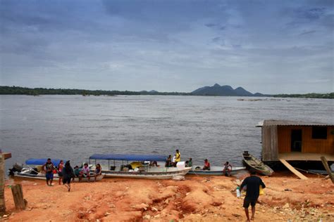 Meninas indígenas de São Gabriel da Cachoeira ainda são ameaçadas de