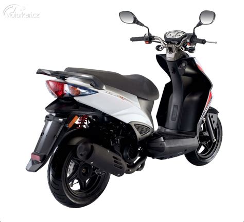 Agility RS Naked 2T patří mladým Motorkáři cz