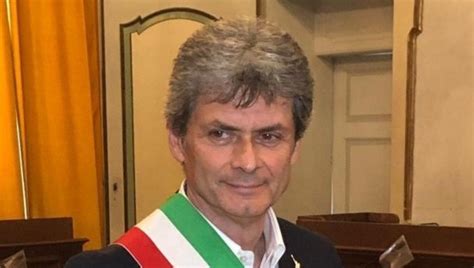 Il Sindaco Di Pavia Mario Fabrizio Fracassi In Terapia Intensiva Ha