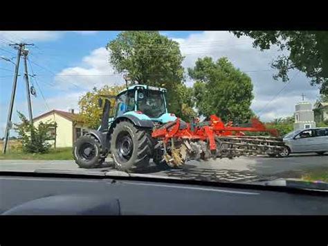 Valtra Serii T prace po żniwne Valtra zamyka licznik 12km h z gruberem