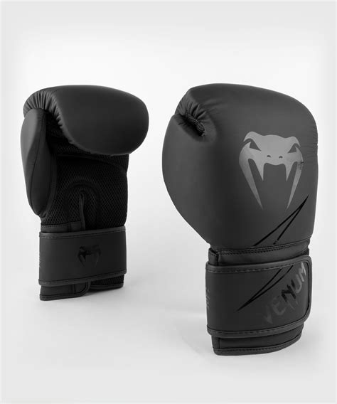 Venum Classic Boxing Gloves Unisex Black 12 Oz