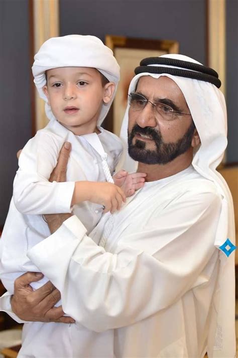 Zayed Bin Mohammed Bin Rashid Al Maktoum Con Su Padre Mohammed Bin