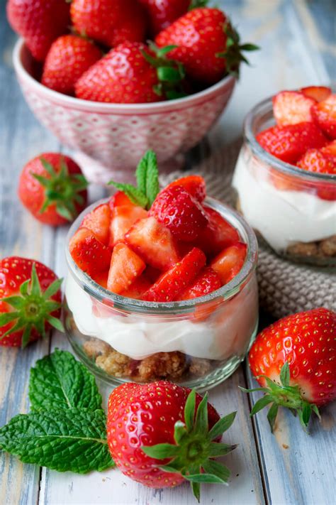 Erdbeer K Se Sahne Kuchen Im Glas Kasesahne Torte Mit Erdbeeren