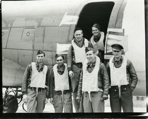 Usaaf C 47 Flight Crew In Front Of C 47 The Digital Collections Of