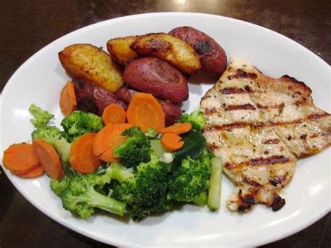 Bodybuilding Chicken Breast With Steamed Veggies Recipe