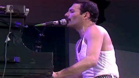 Watch How Insane Freddie Mercury's Piano Skills Are