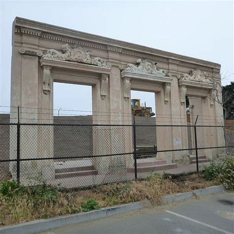 Fleishhacker Pool Ruins – San Francisco, California - Atlas Obscura