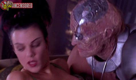 Nackte Debi Mazar In Space Truckers