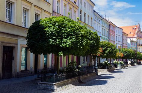 Obrazy Uliczki zdjęcia wektory i wideo bez tantiem 606 Adobe Stock