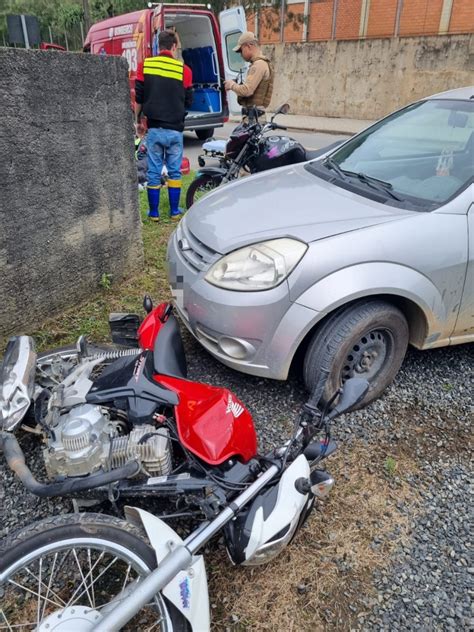 Colis O Entre Carro E Moto Deixa Jovem Ferido Em Rio Negrinho Perfil