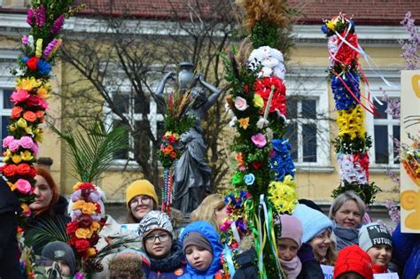 Rajd Spektakl Konkursy Palm I Wy Cig Z Jajkiem To Tylko Niekt Re