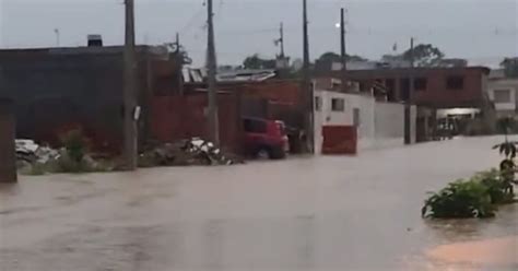 Chuva Em Santa Catarina Deixa Ao Menos 2 Mortos E Bloqueia Estradas