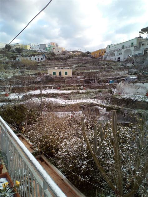 La Neve Si Riaffaccia Anche Sull Isola Di Ponza