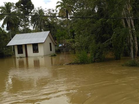 Sungai Meluap Akibat Hujan Deras Ribuan Warga Kebumen Mengungsi