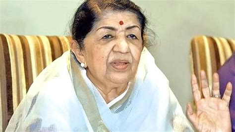 Lata Mangeshkar Health Update लता जी का इलाज कर रहे डॉक्टर ने बताई कैसी है सेहत इतने दिन