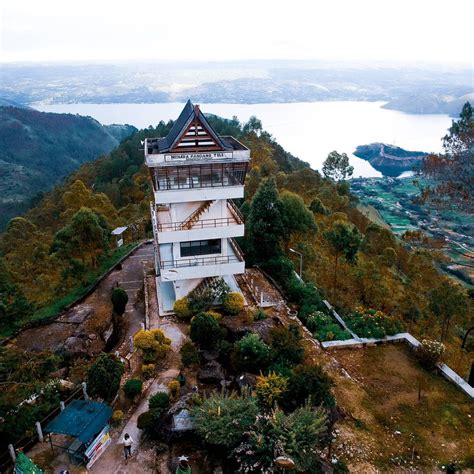 Menara Pandang Tele Spot Menikmati Danau Toba Dari Ketinggian Di