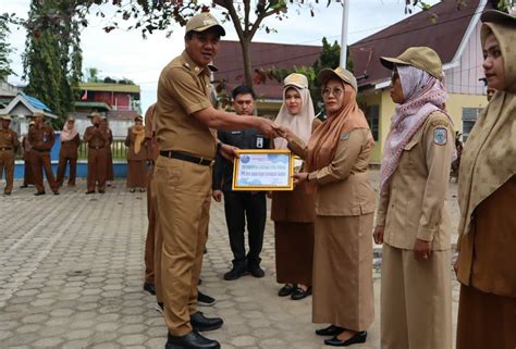 Nilwan Yahya Beri Penghargaan Pada Ujung Tombak Penurunan Stunting