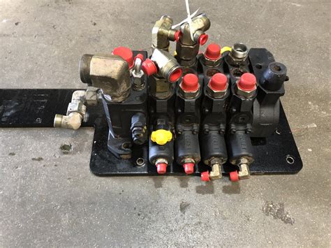 Manitou Mlt Tls Hydraulic Valve For Sale