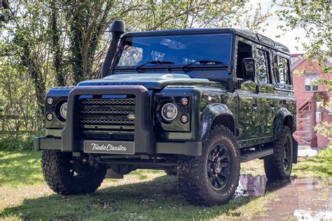 Land Rover Defender Station Wagon