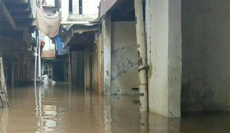 Kali Ciliwung Meluap Kebon Pala Terendam Banjir