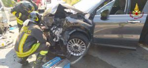 Calabria Ennesimo Incidente Stradale Coinvolte Due Automobili Ciavula