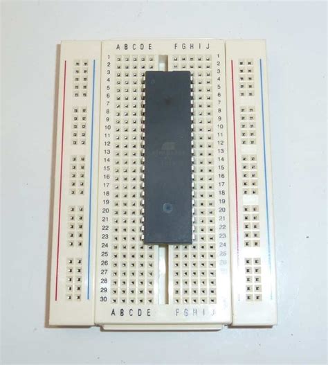 How To Use A Breadboard - Build Electronic Circuits